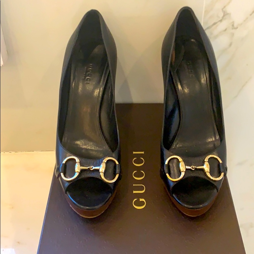 Gucci horsebit classic platform peep toe pumps